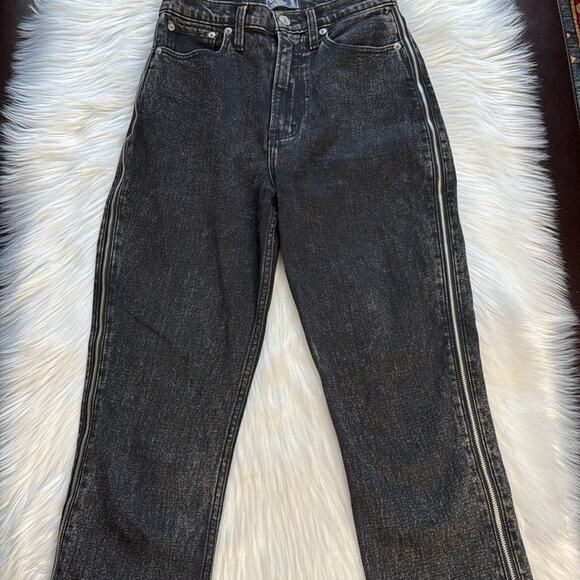 Abercrombie Black Ultra High Rise Side Zipper Mom Jeans - Picture 3 of 8